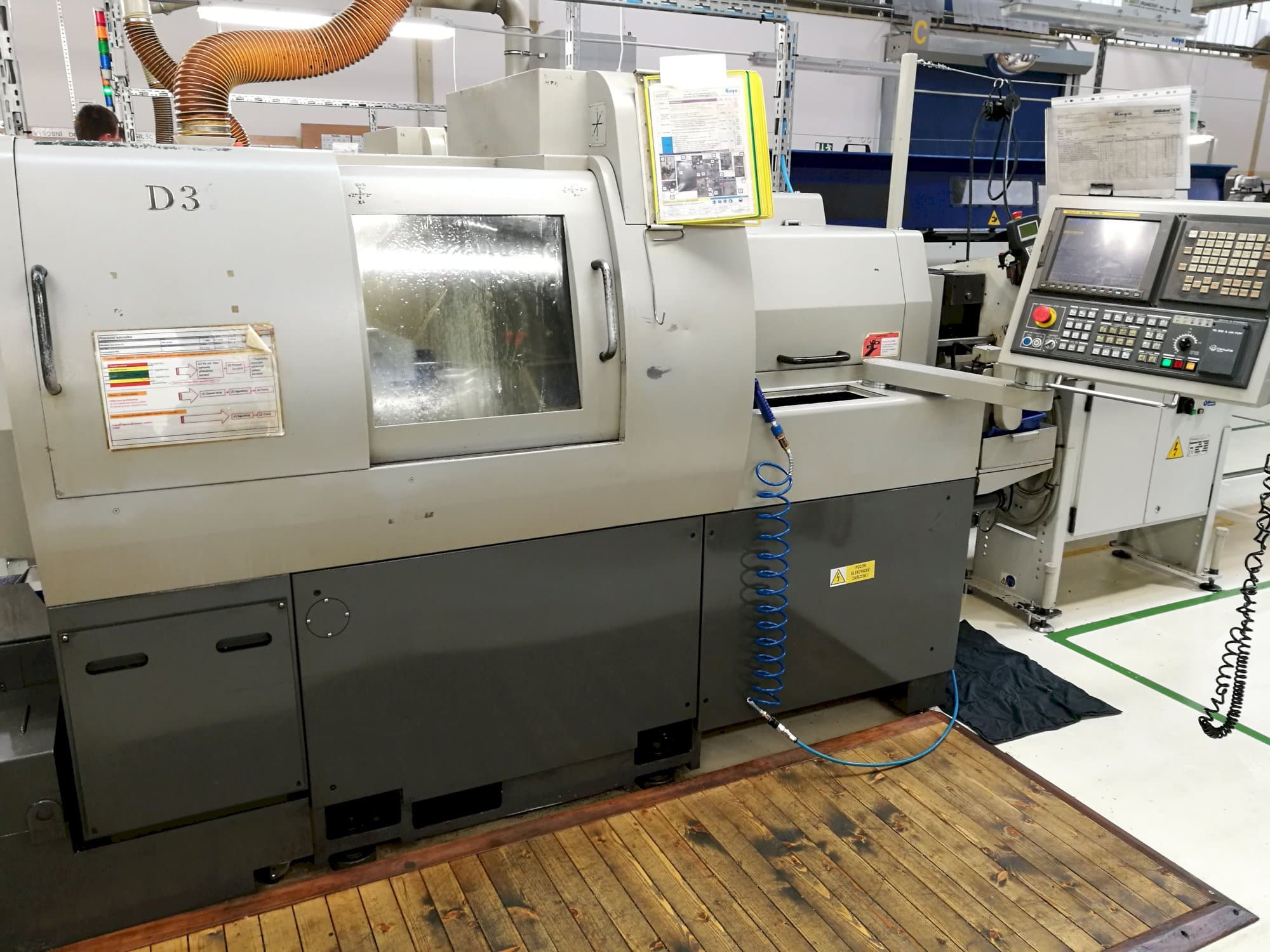 Vista frontal de la máquina Hanwha XD 38 N