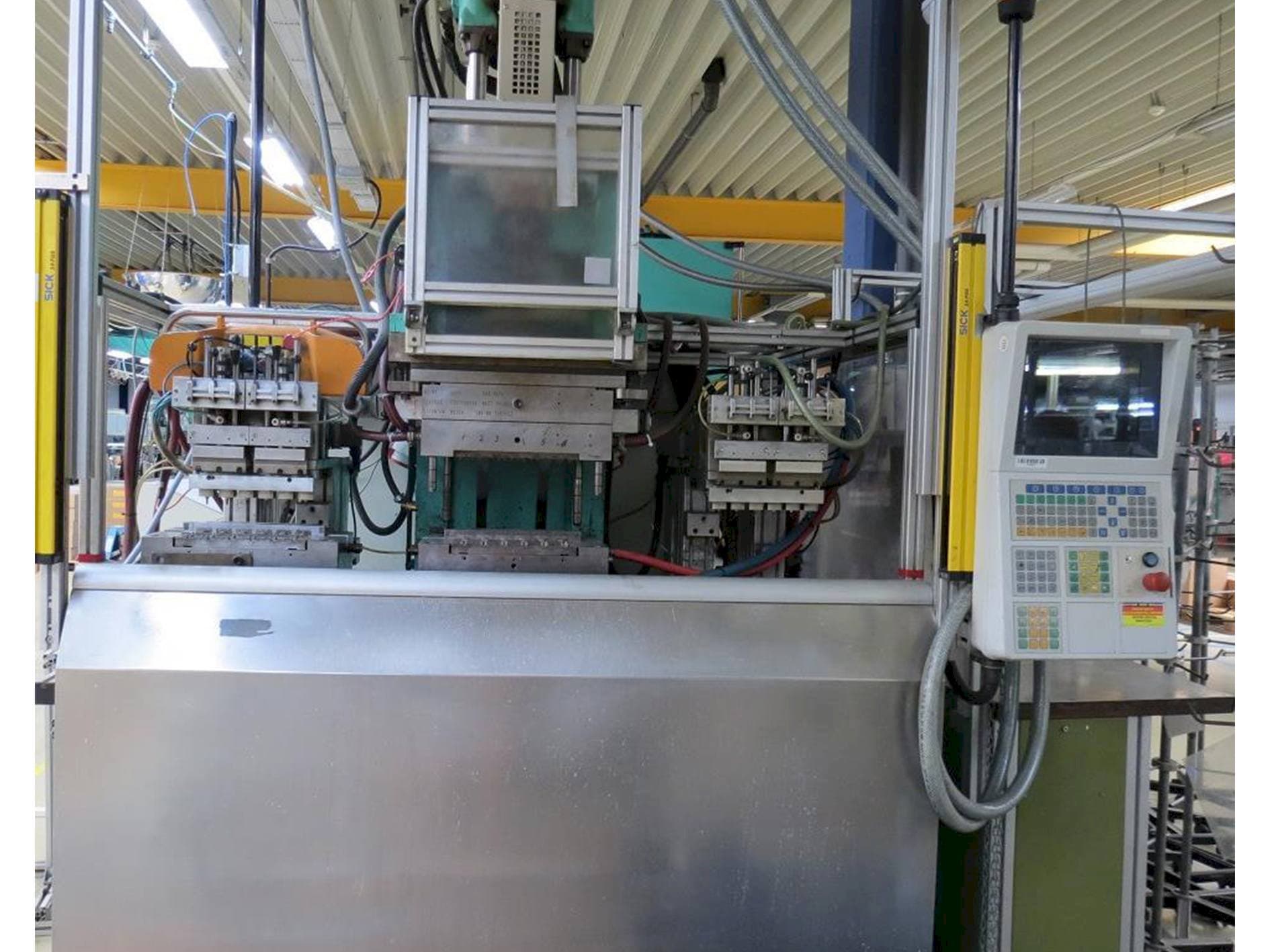 Vista frontal de la máquina Arburg Allrounder CENTEX 270 C 400-100