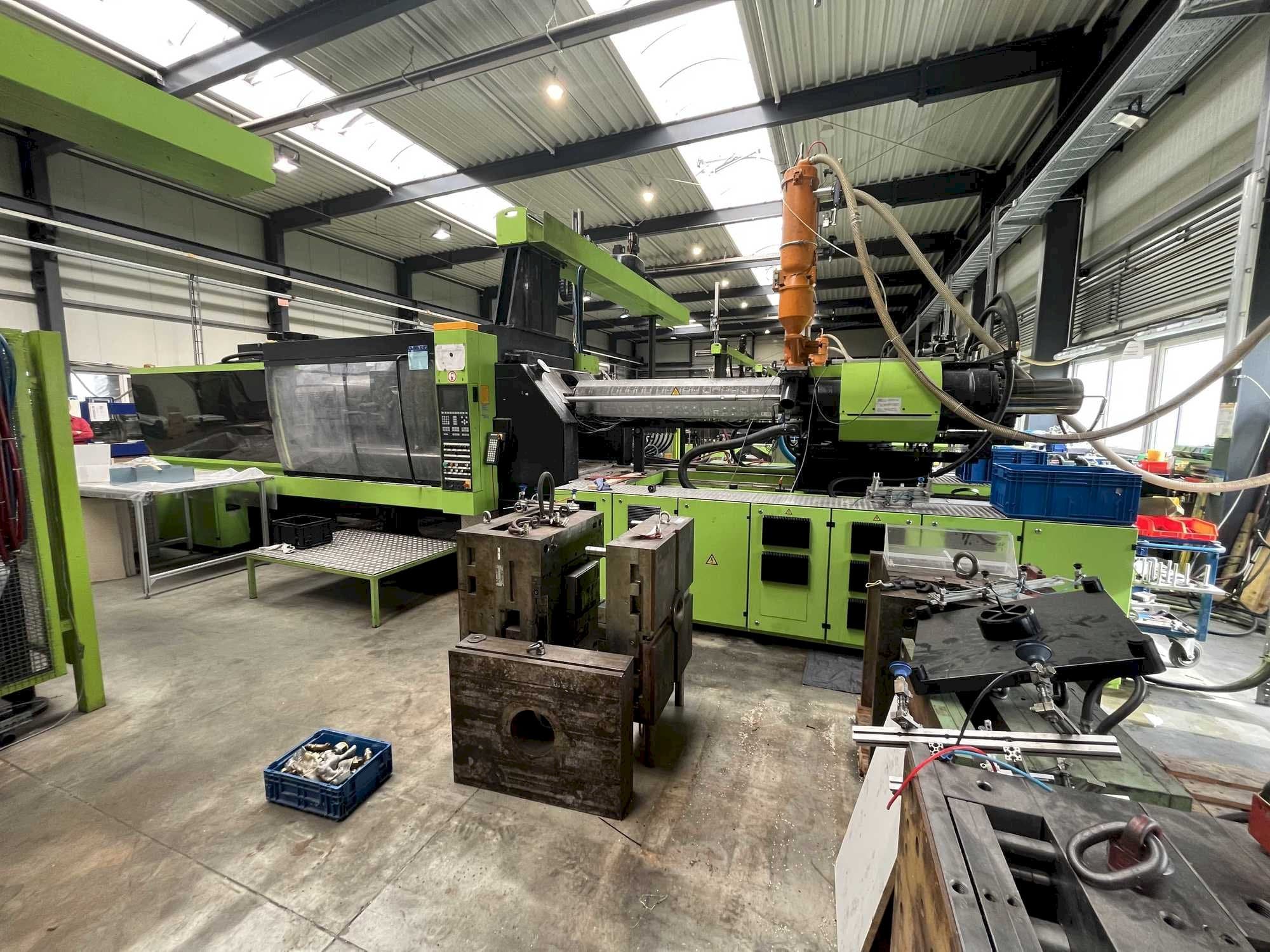 Vista frontal de la máquina Engel ES 5550/600 HL-V