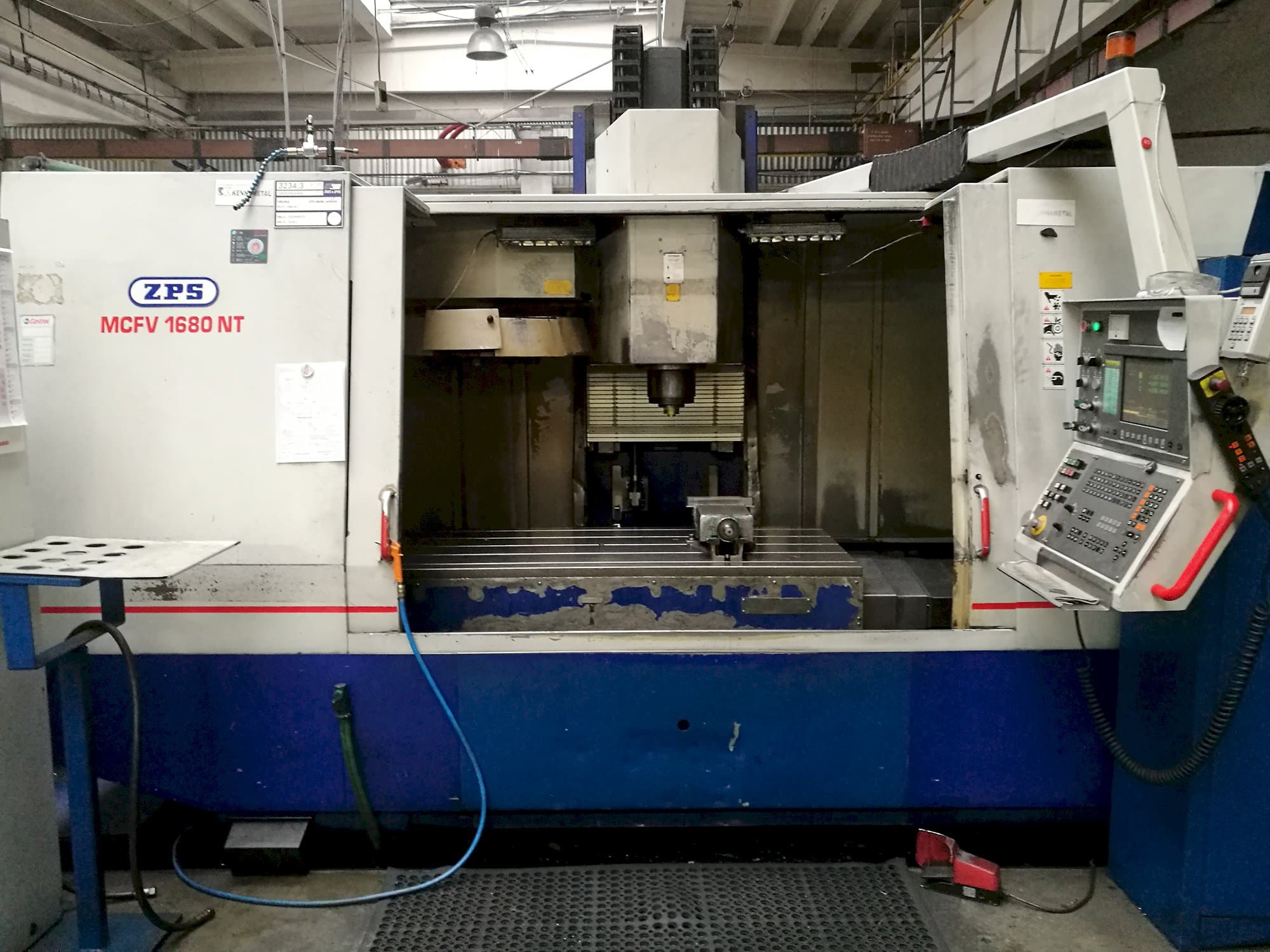 Vista frontal de la máquina ZPS MCFV 1680 NT