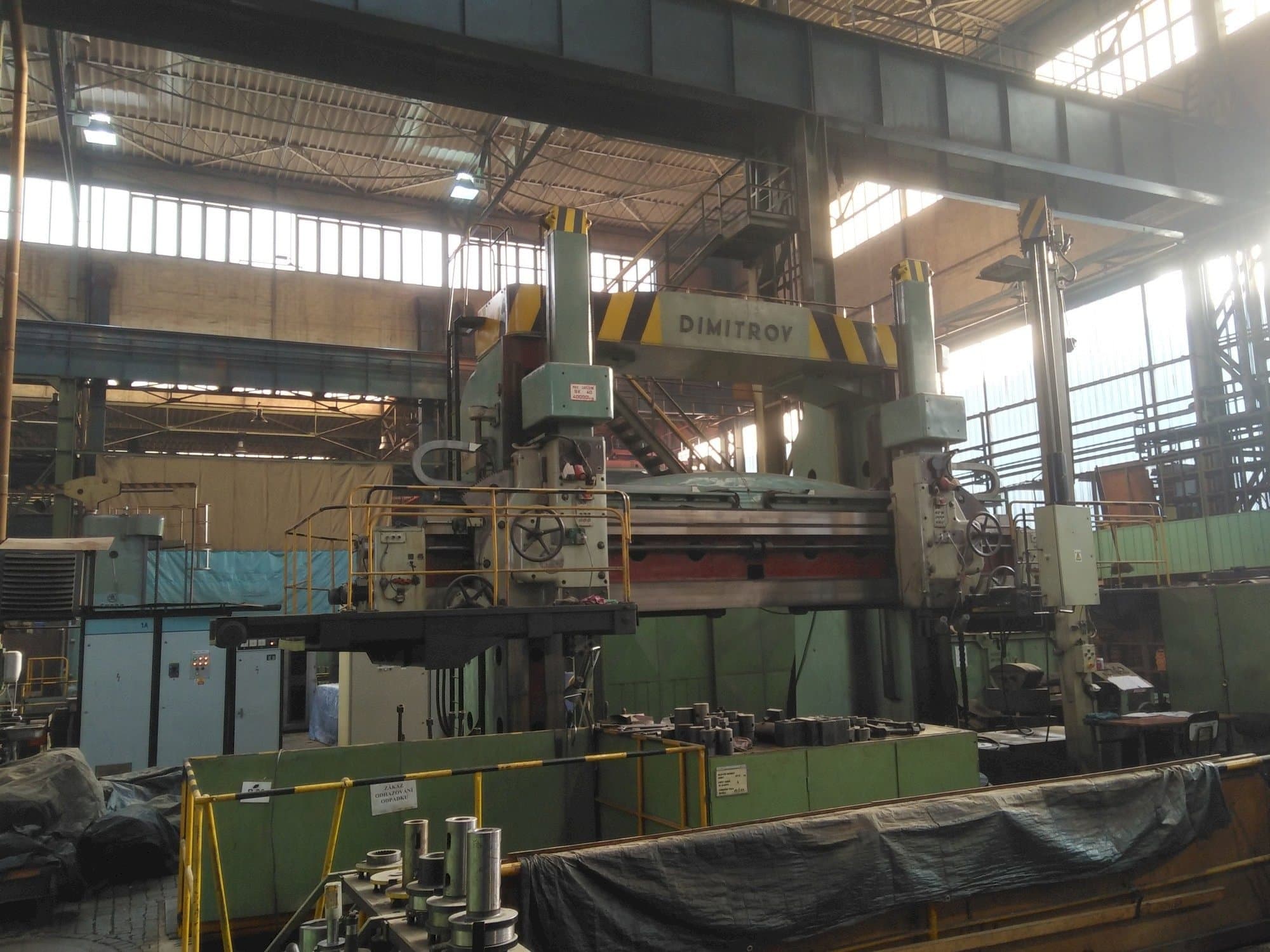 Vista izquierda de la máquina Dimitrov 4000