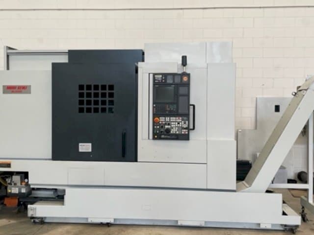 Vista frontal de la máquina MORI SEIKI NL 3000Y/700