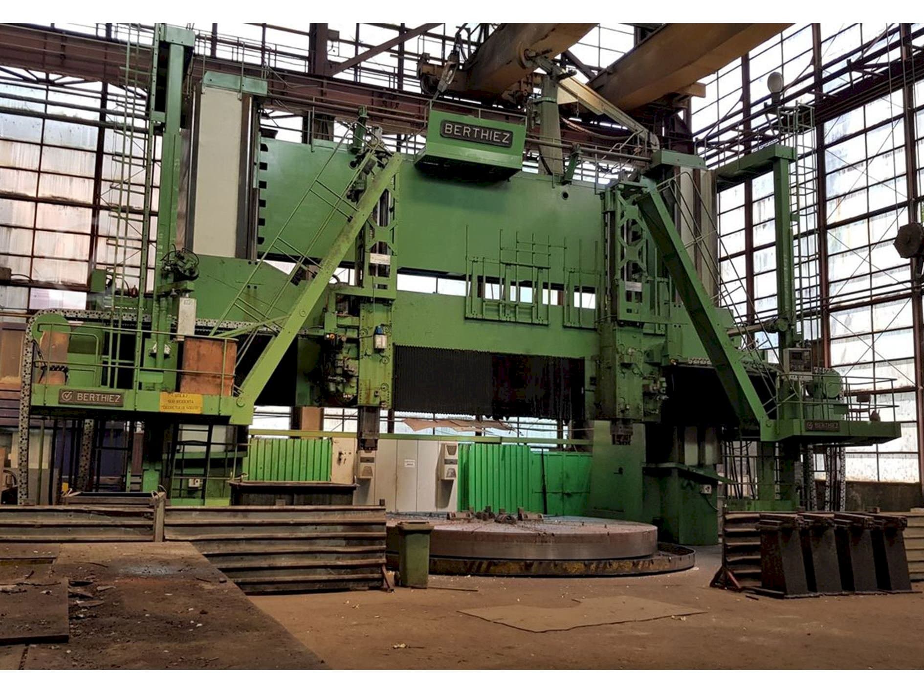 Vista frontal de la máquina Berthiez									 TDM 630-315