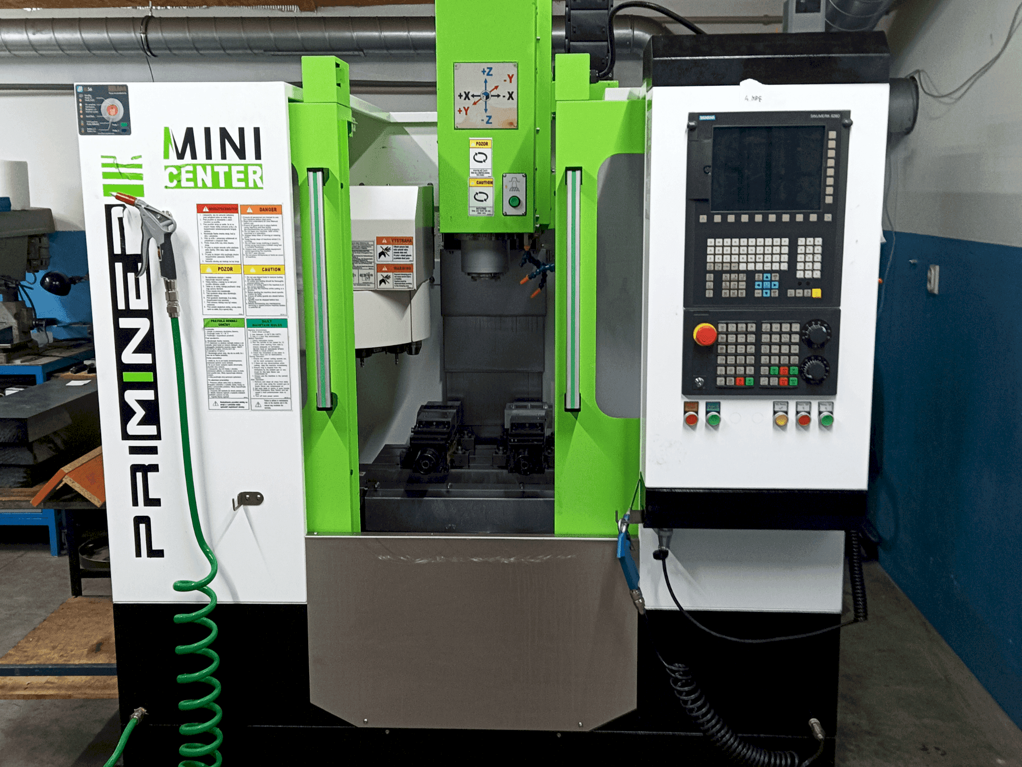 Vista frontal de la máquina Priminer MINI