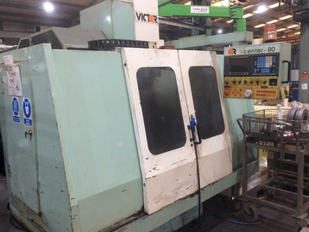 Vista frontal de la máquina Victor V Centre-80