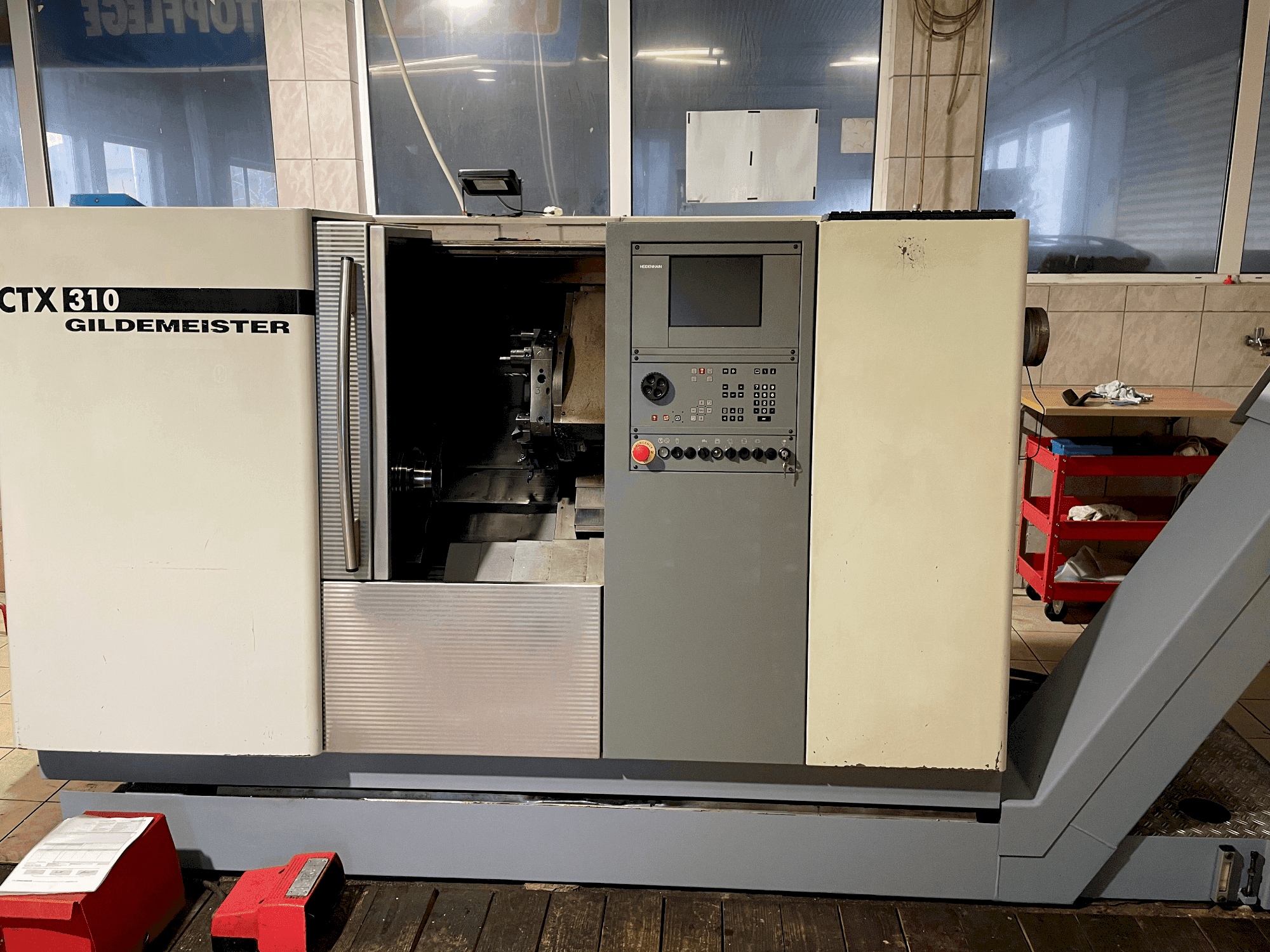 Vista frontal de la máquina Gildemeister CTX 310 V3
