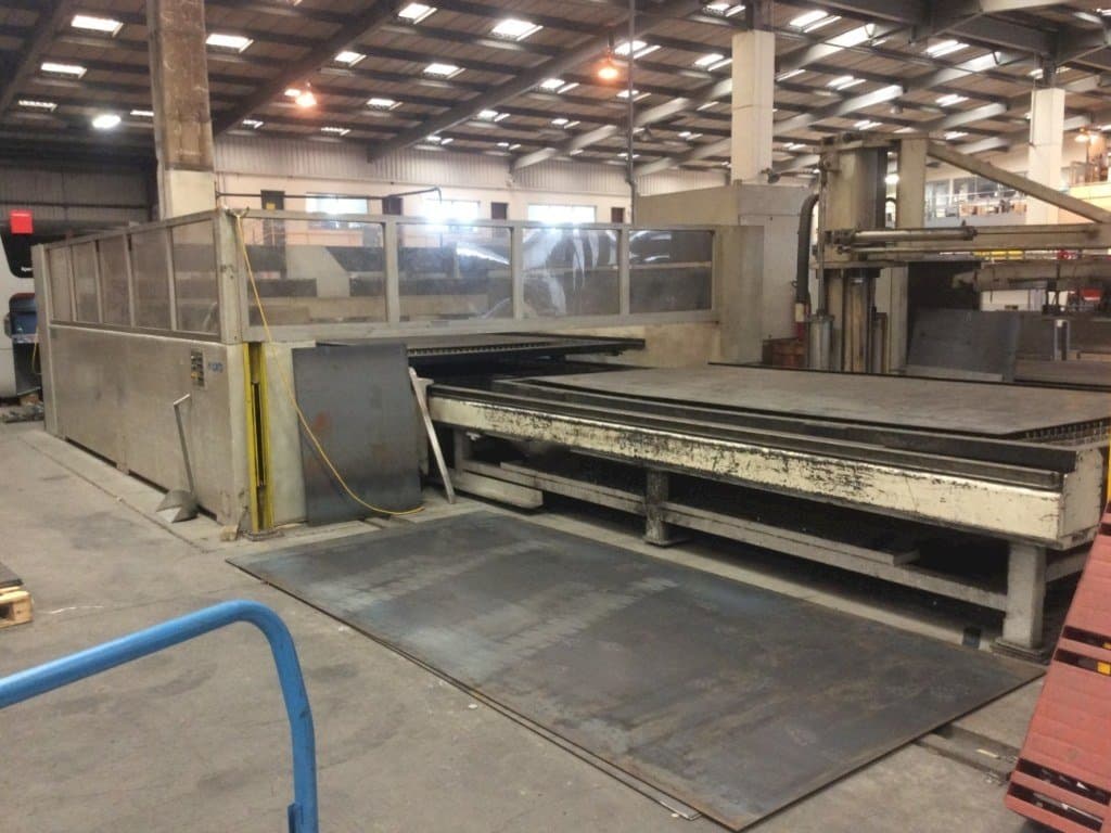 Vista frontal de la máquina LVD Implus 4030