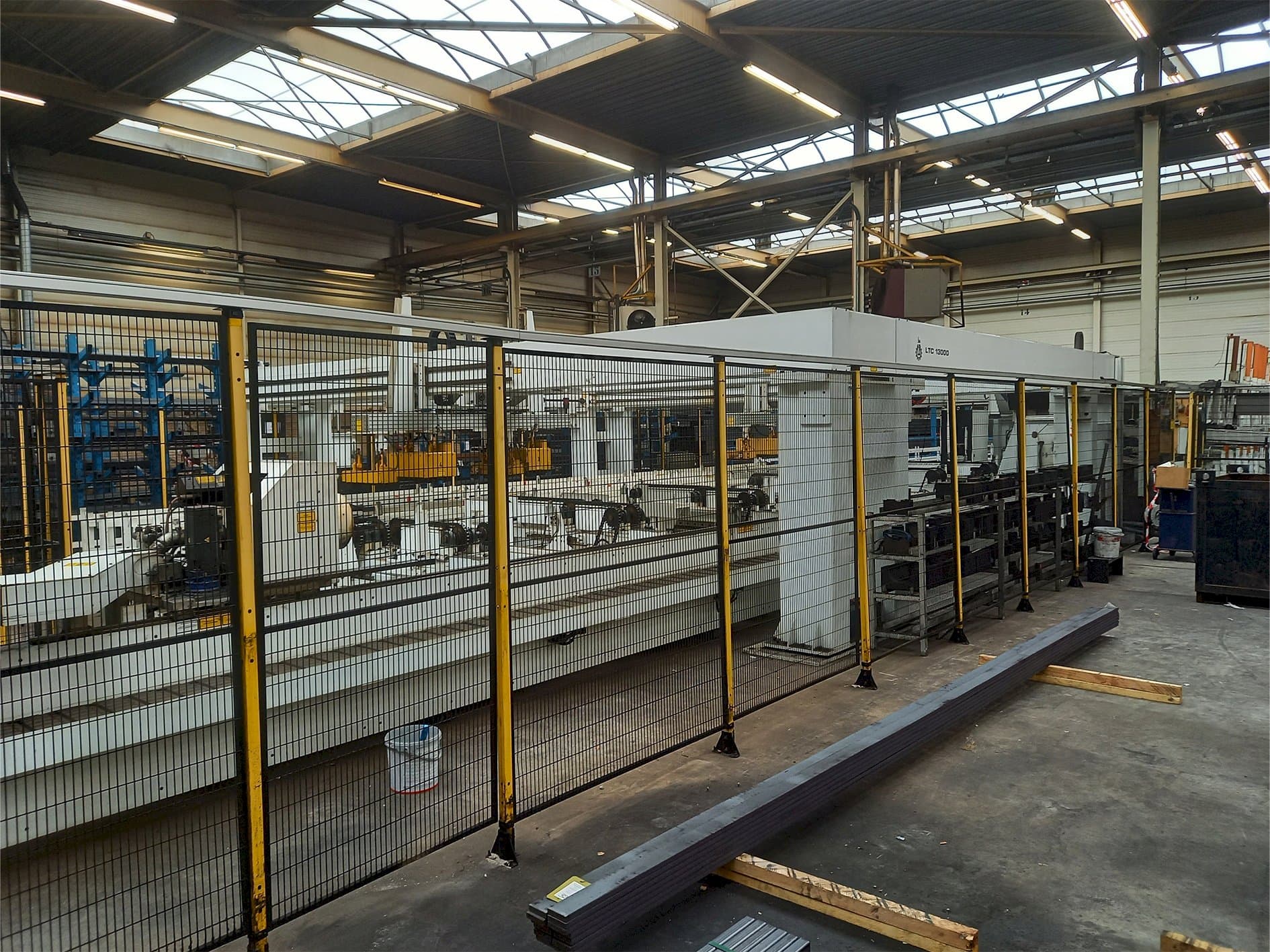 Vista frontal de la máquina Balliu  LTC 13000