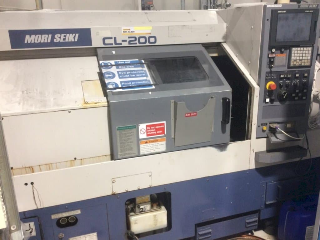 Vista frontal de la máquina MORI SEIKI CL-200