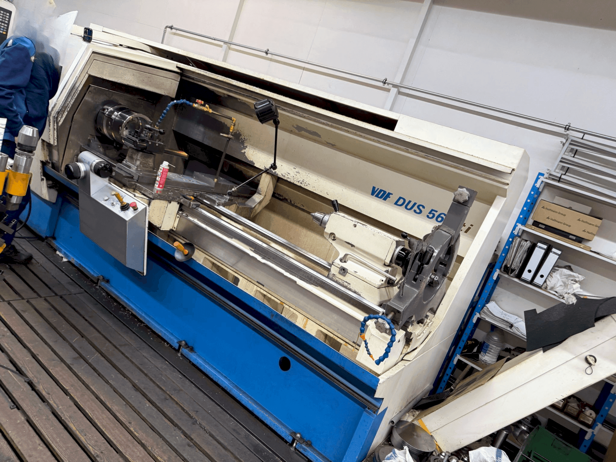 Vista frontal de la máquina BOEHRINGER VDF DUS 560 ti