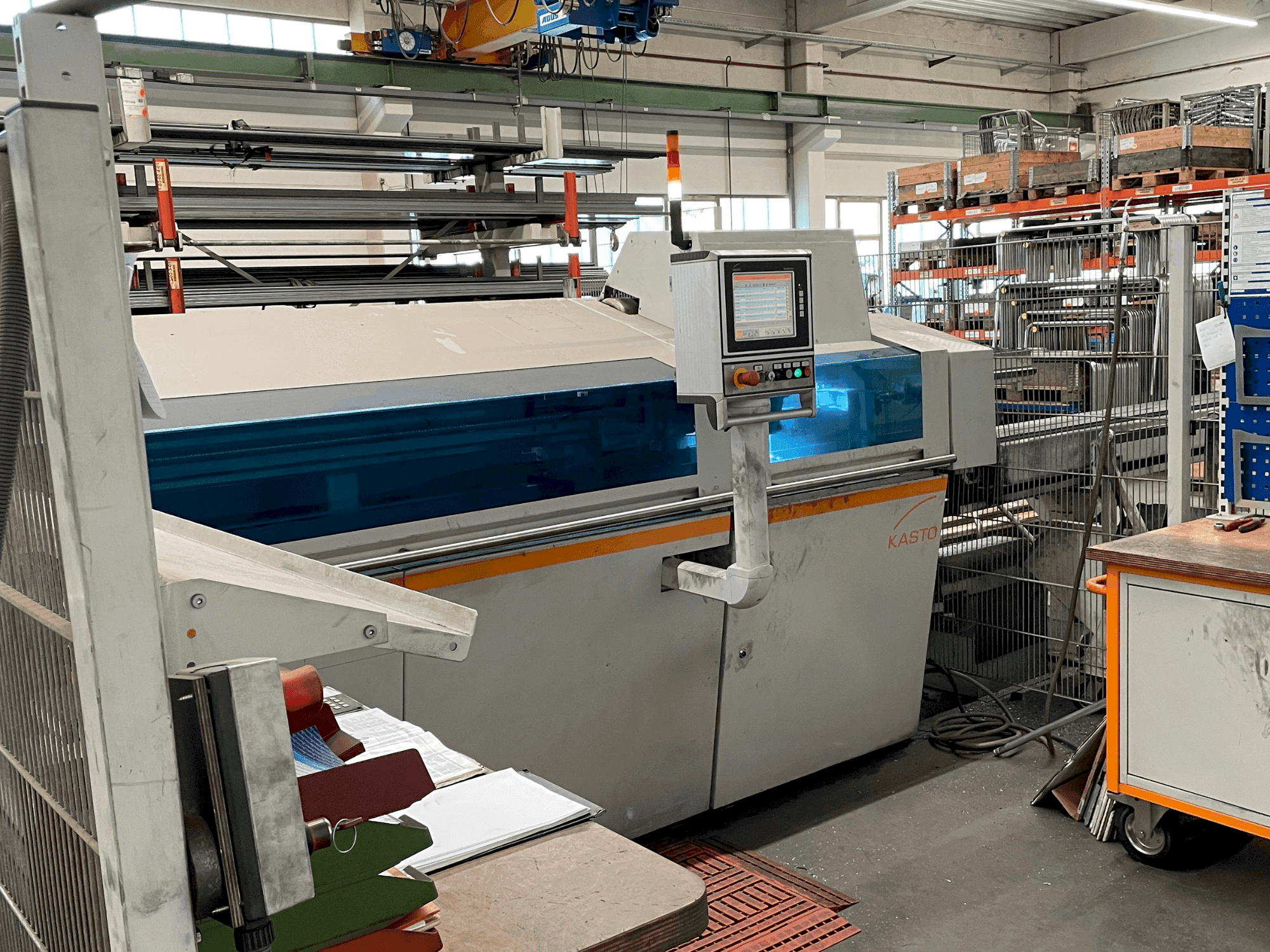 Vista frontal de la máquina KASTO KASTOflex F