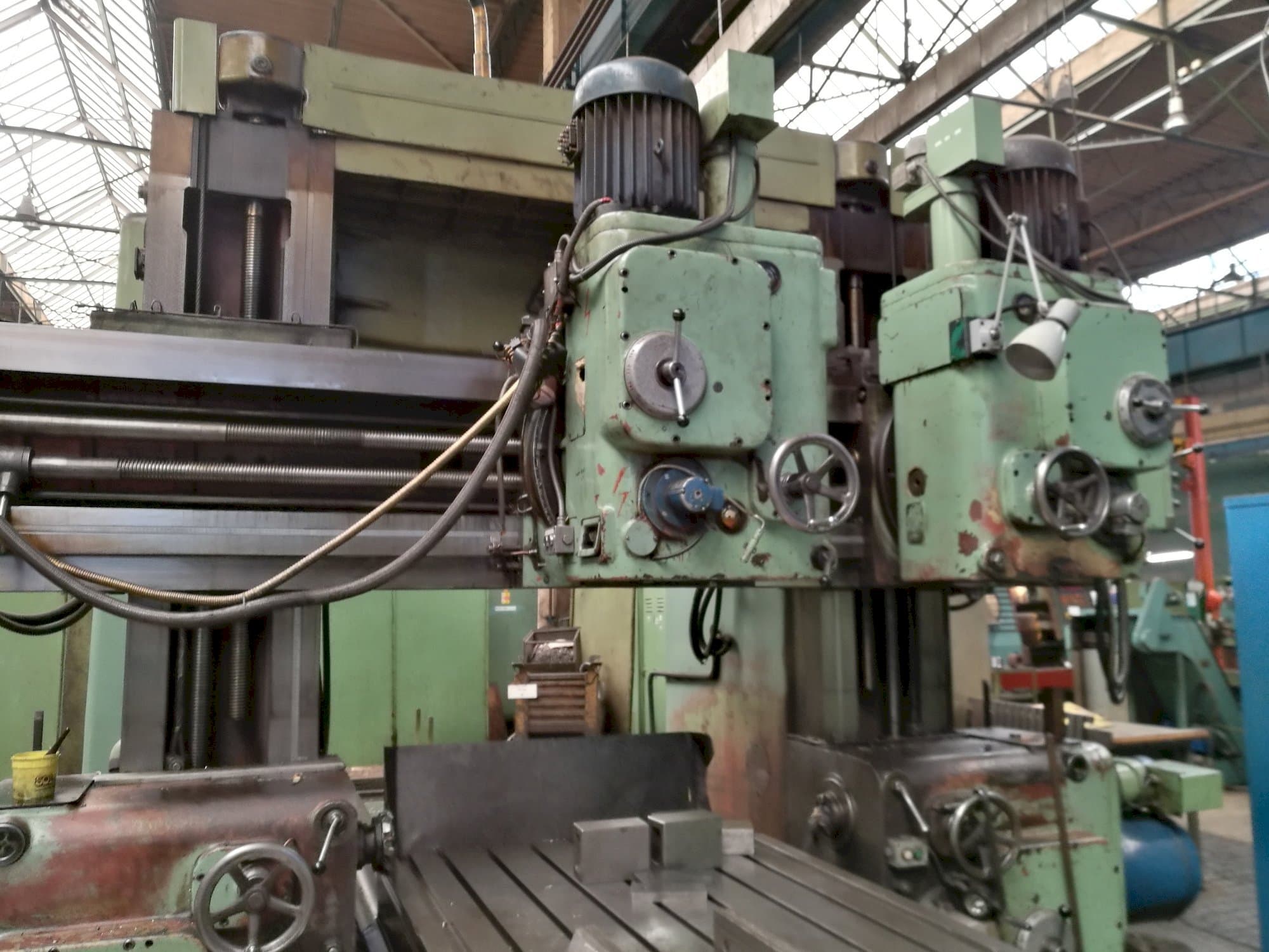 Vista lateral izquierda de la máquina ZPS FP 16