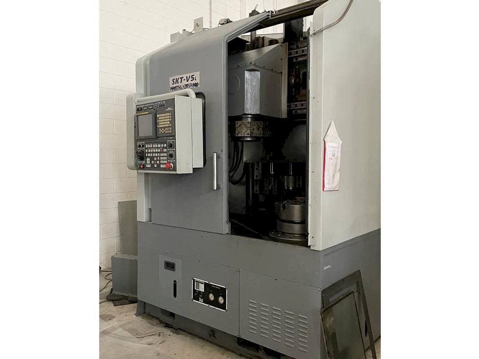 Vista derecha de la máquina Hyundai SKT V5L