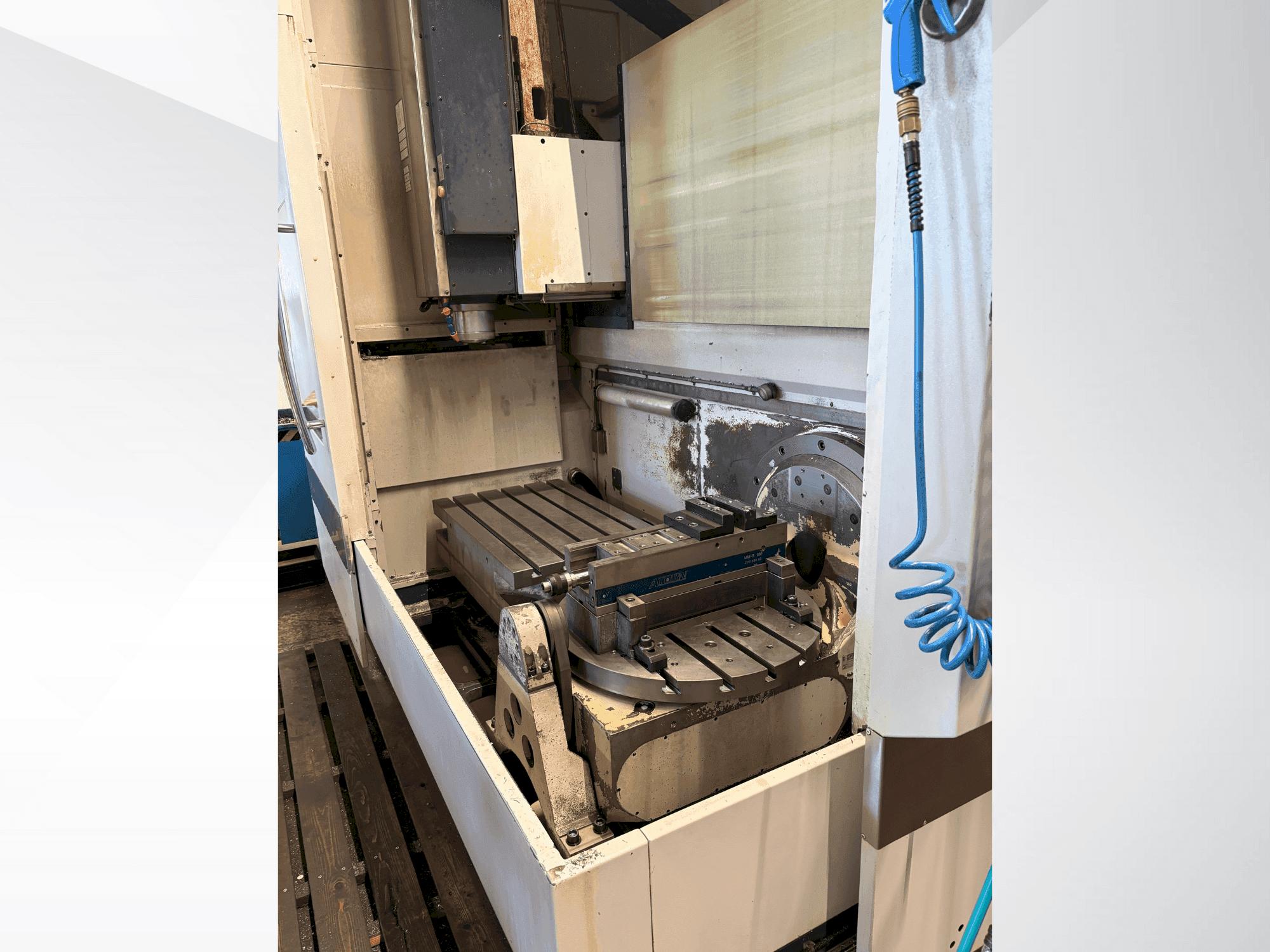 Vista frontal de la máquina SPINNER U-1520