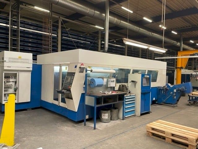 Vista frontal de la máquina Trumpf TruLaser 5040 classic