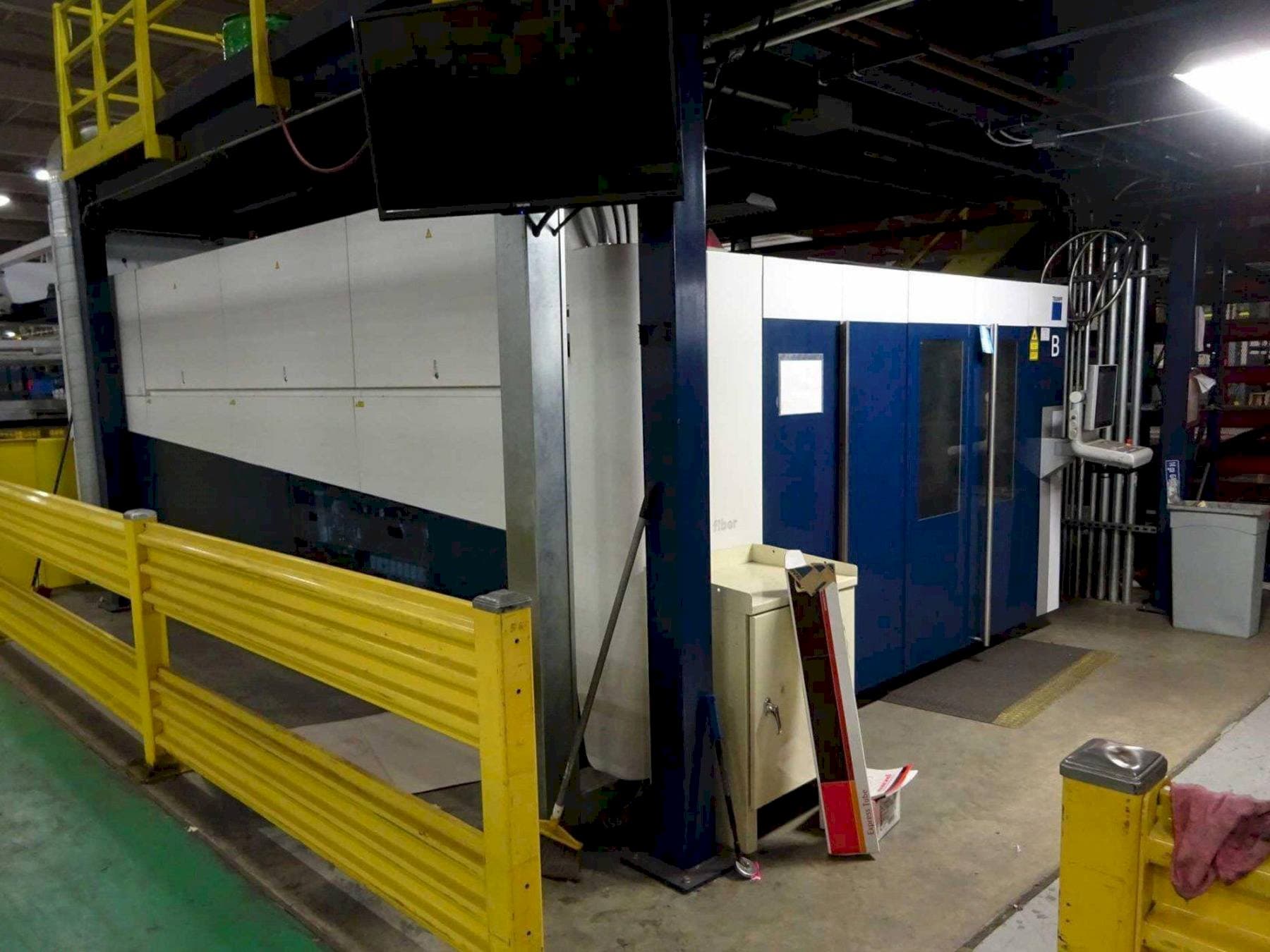 Vista frontal de la máquina Trumpf TruLaser 5040 Fiber