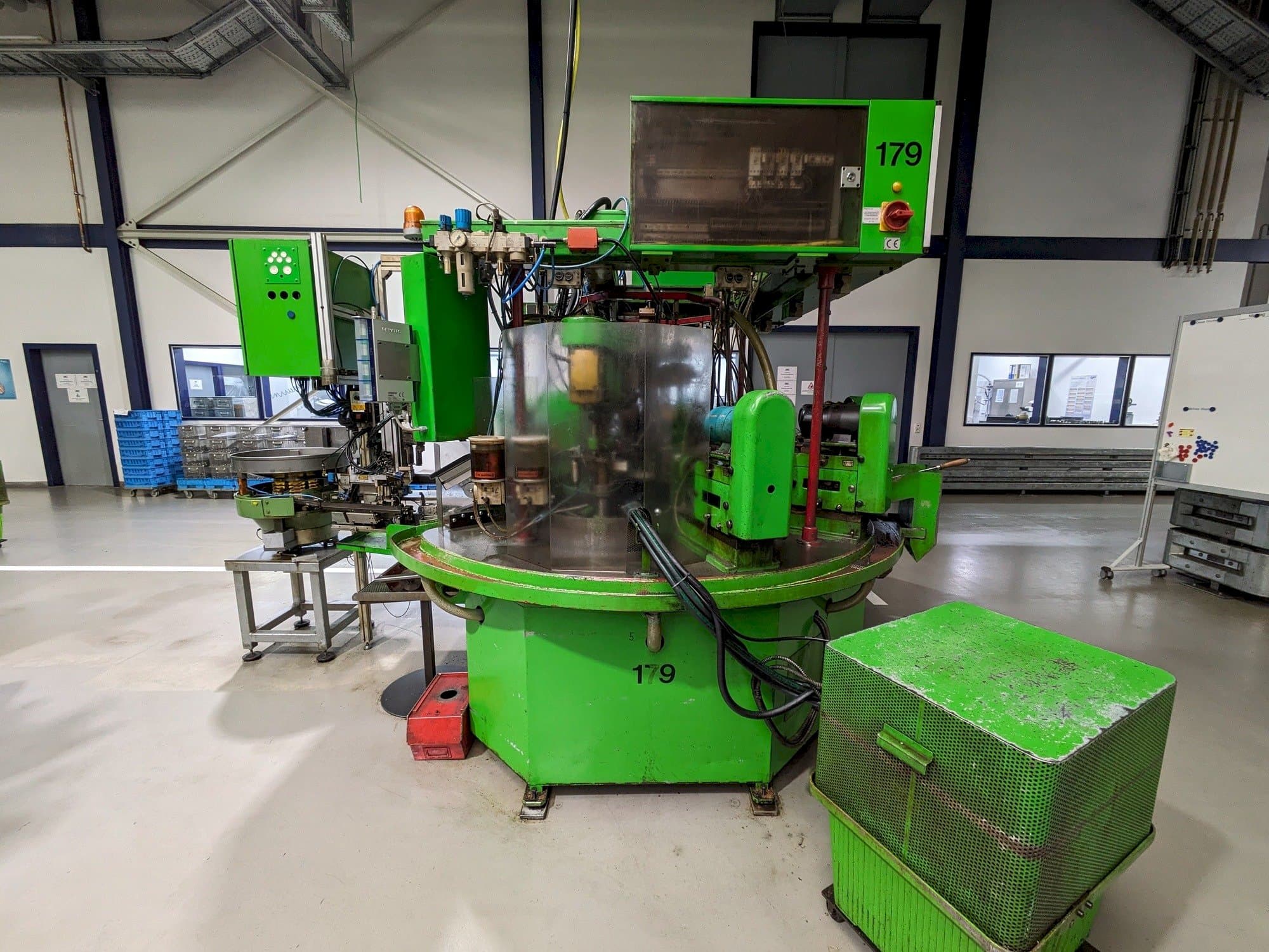 Vista frontal de la máquina SIHN Ring piece