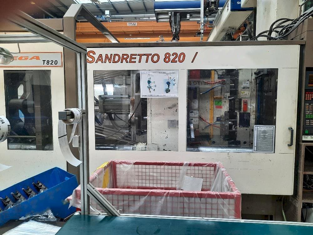 Vista frontal de la máquina SANDRETTO 820/6434