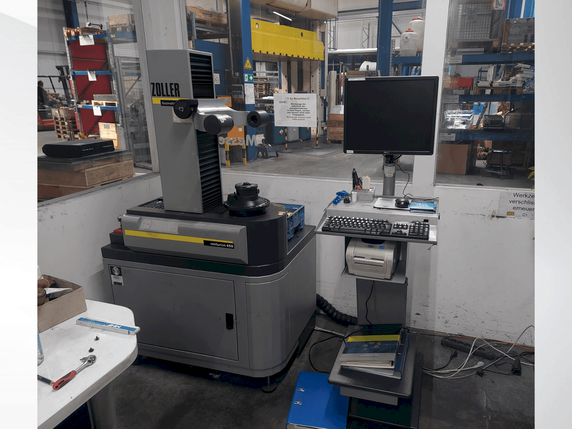 Vista frontal de la máquina Zoller venturion 450