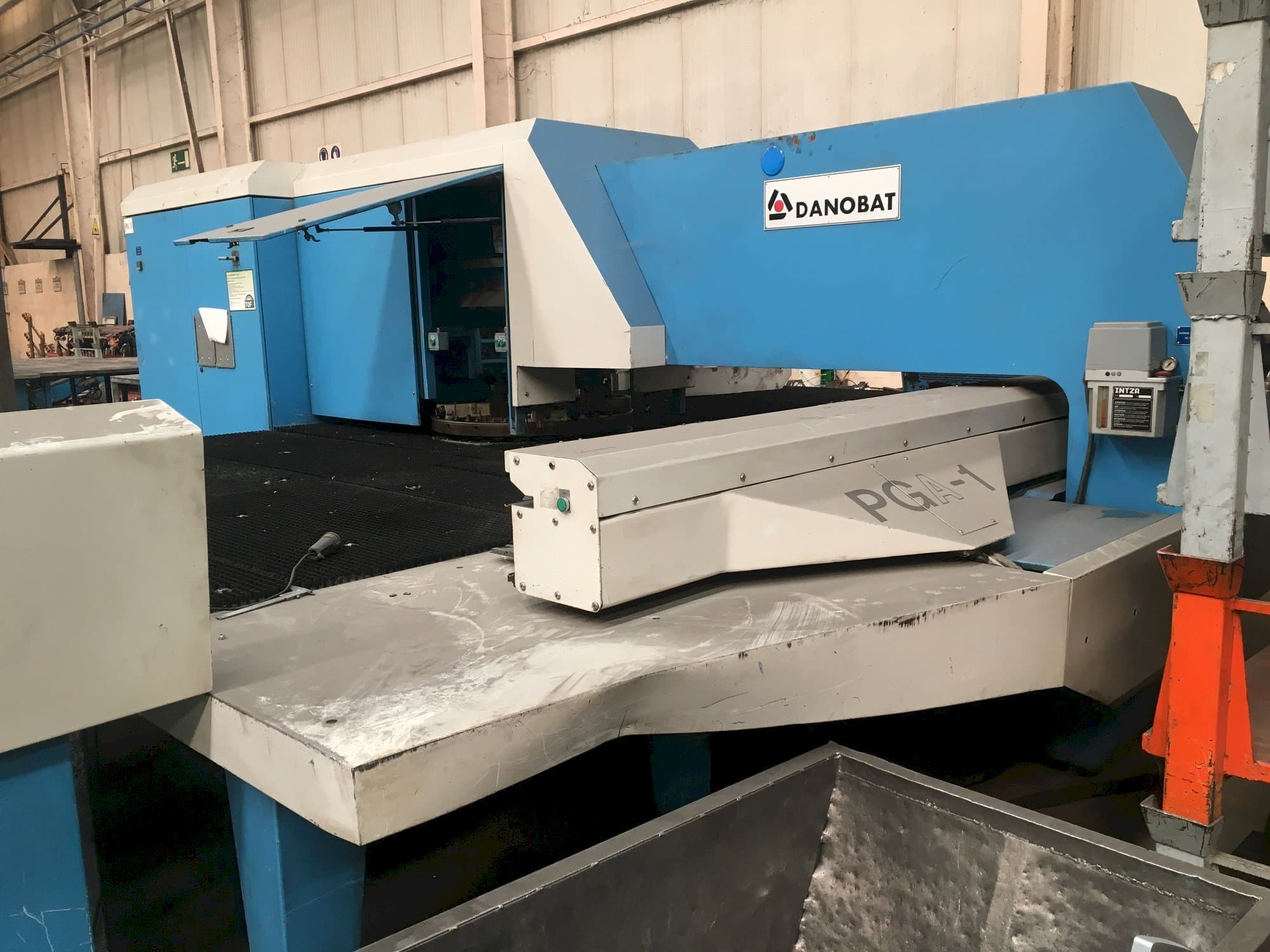 Vista frontal de la máquina DANOBAT PGA-1