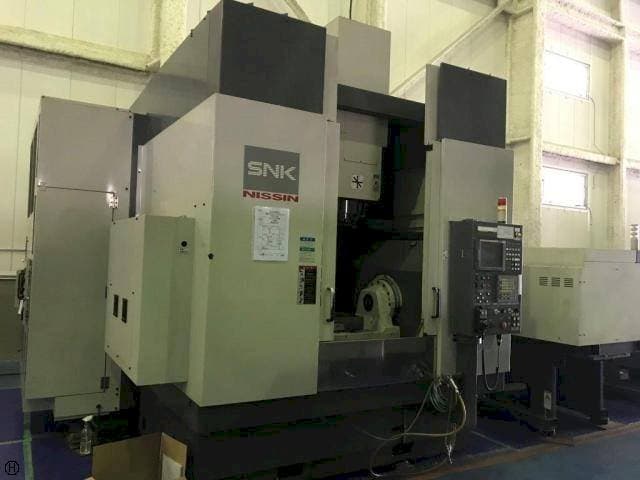 Vista frontal de la máquina SNK Nissin