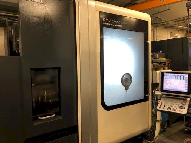 Vista frontal de la máquina DECKEL MAHO DMU 70 eVo Linear