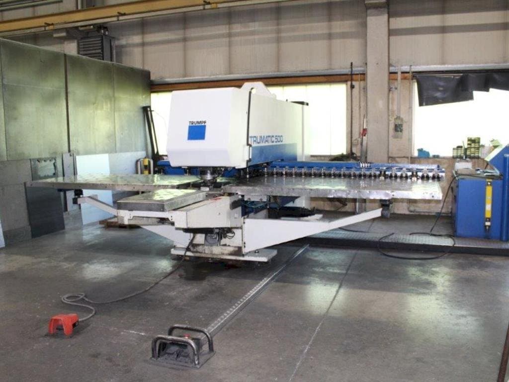 Vista frontal de la máquina Trumpf Trumatic 500
