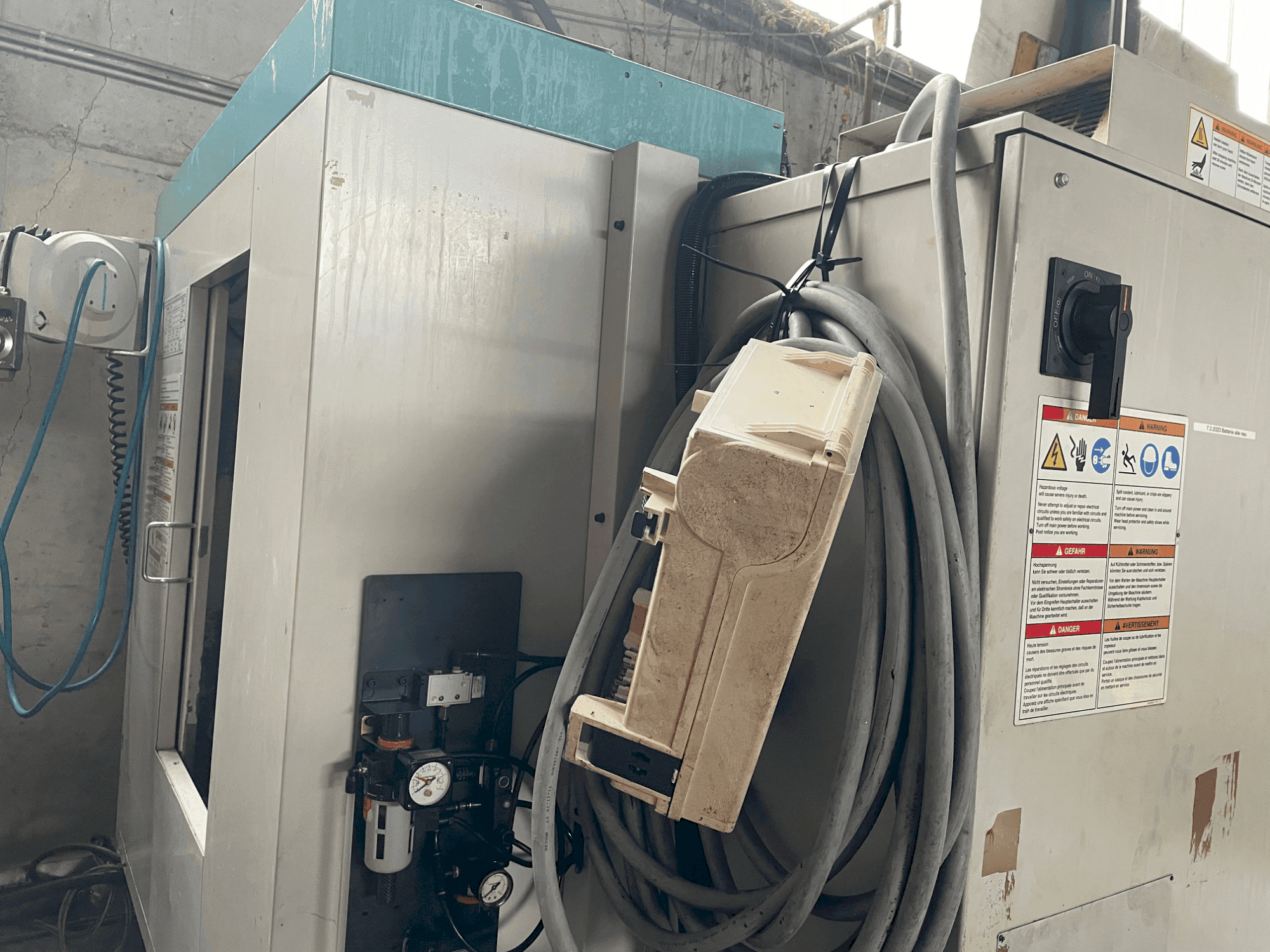 Vista frontal de la máquina Brother TC22A  (1999)