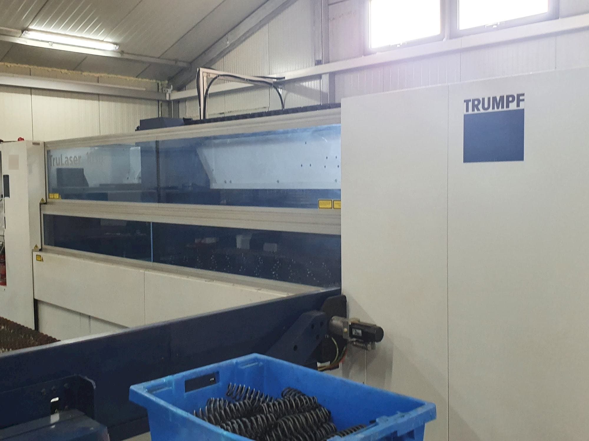 Vista frontal de la máquina Trumpf TruLaser 1030
