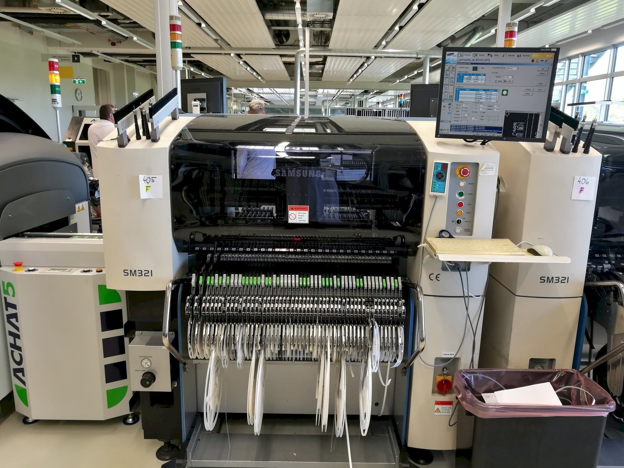 Vista frontal de la máquina Samsung SM 321