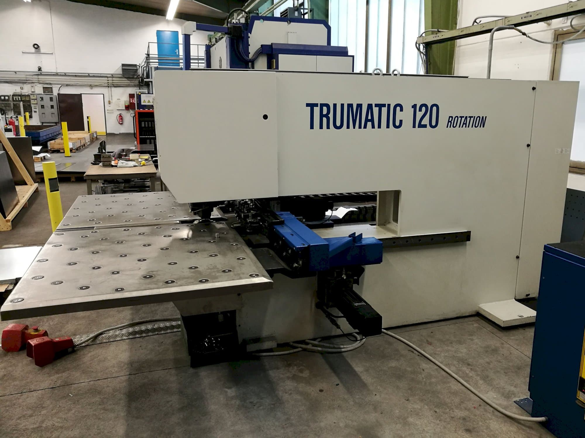 Vista derecha de la máquina Trumpf Trumatic 120R