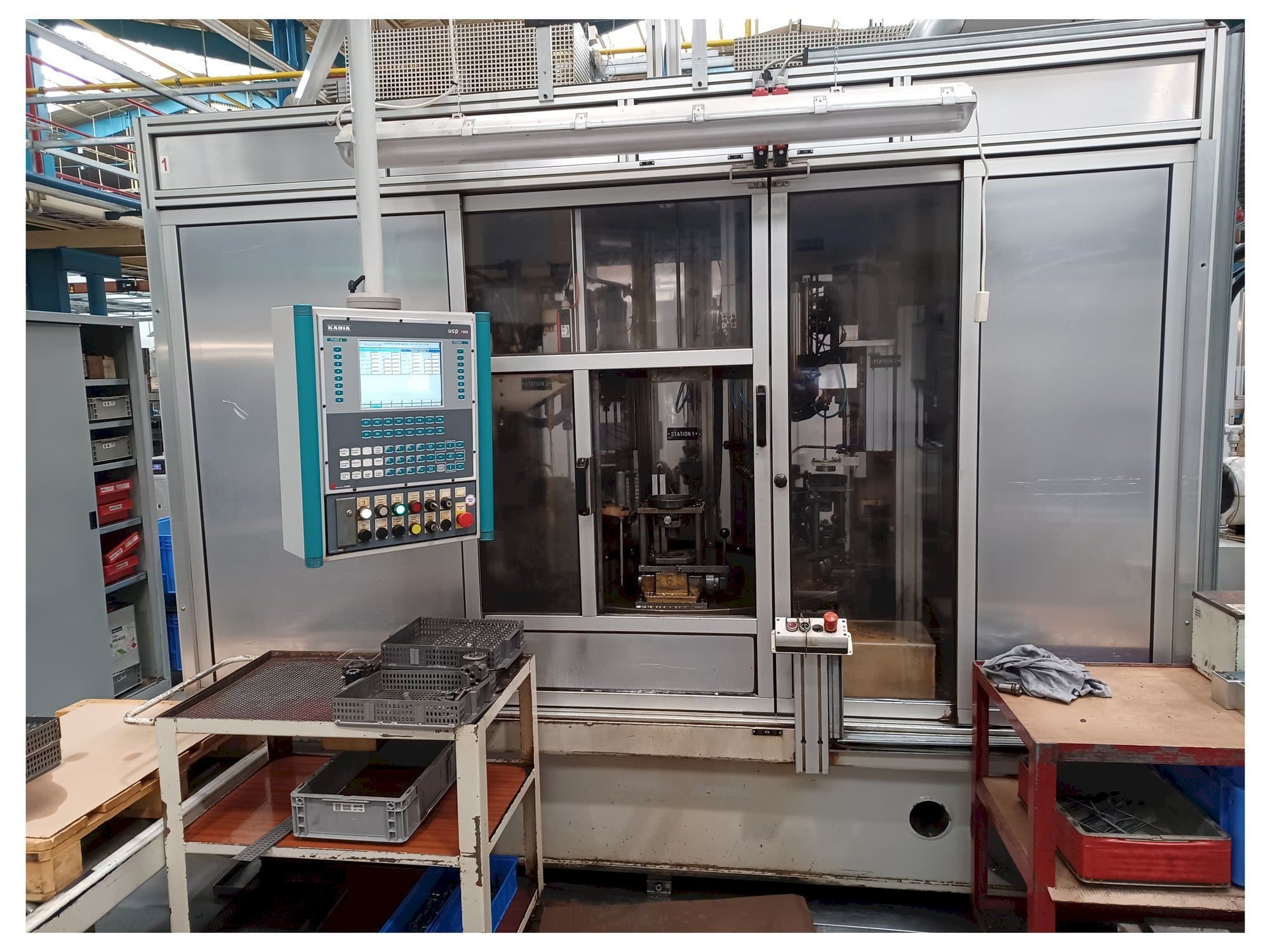 Vista frontal de la máquina KADIA 2PH 60/250R