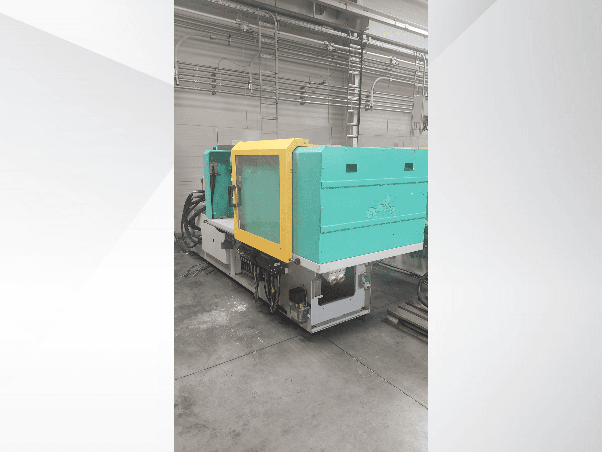 Vista frontal de la máquina Arburg 470 H 1000-290