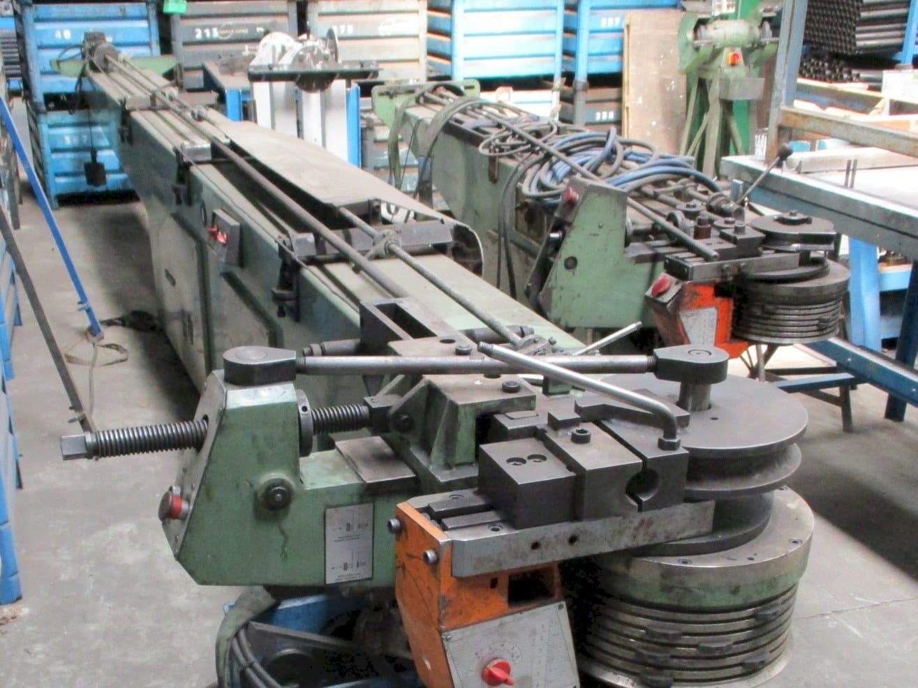 Vista frontal de la máquina Tejero 55AHC