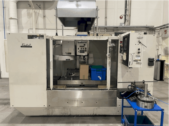 Vista frontal de la máquina FADAL VMC 4020HT