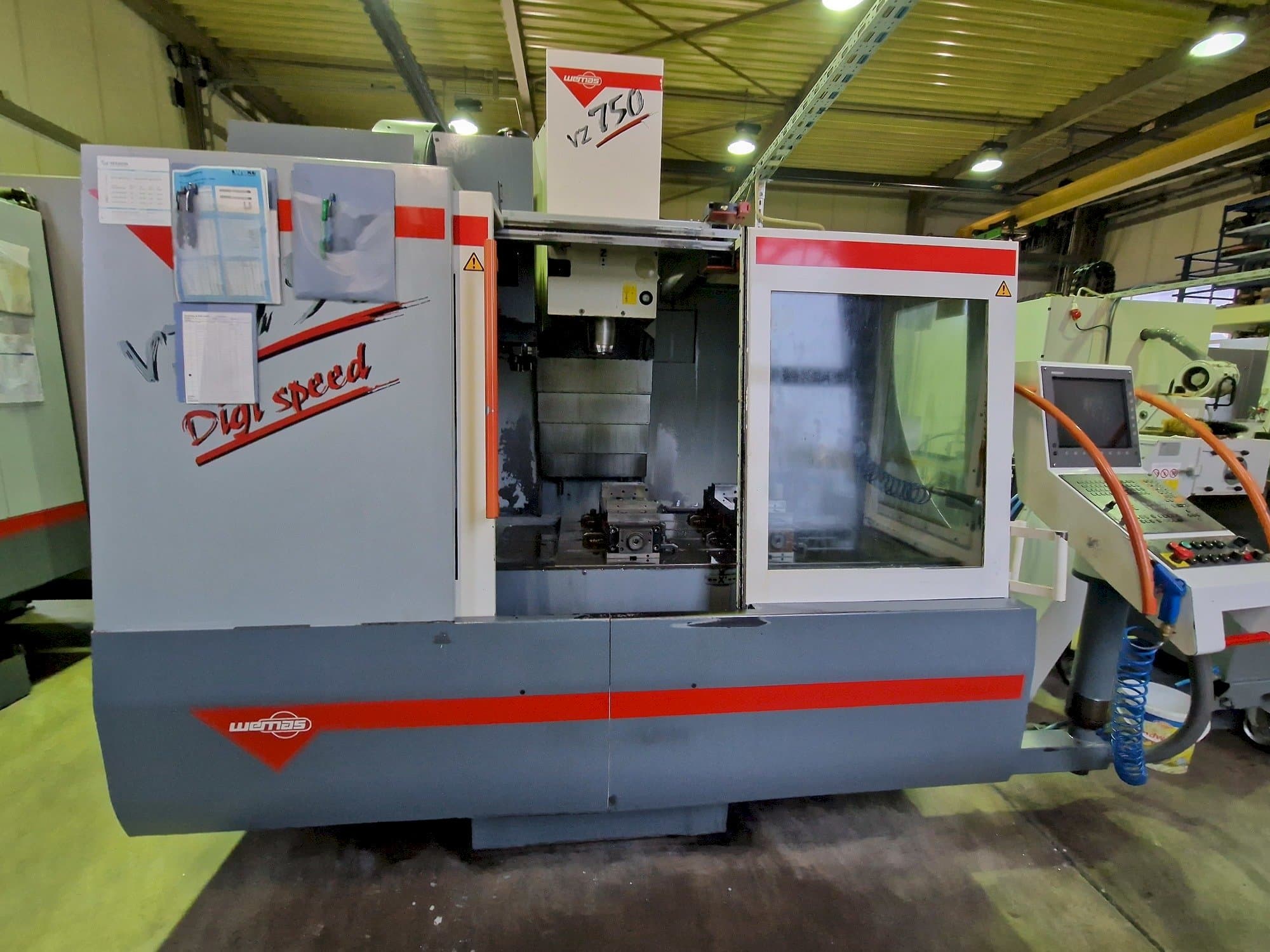 Vista frontal de la máquina WEMAS VZ 750