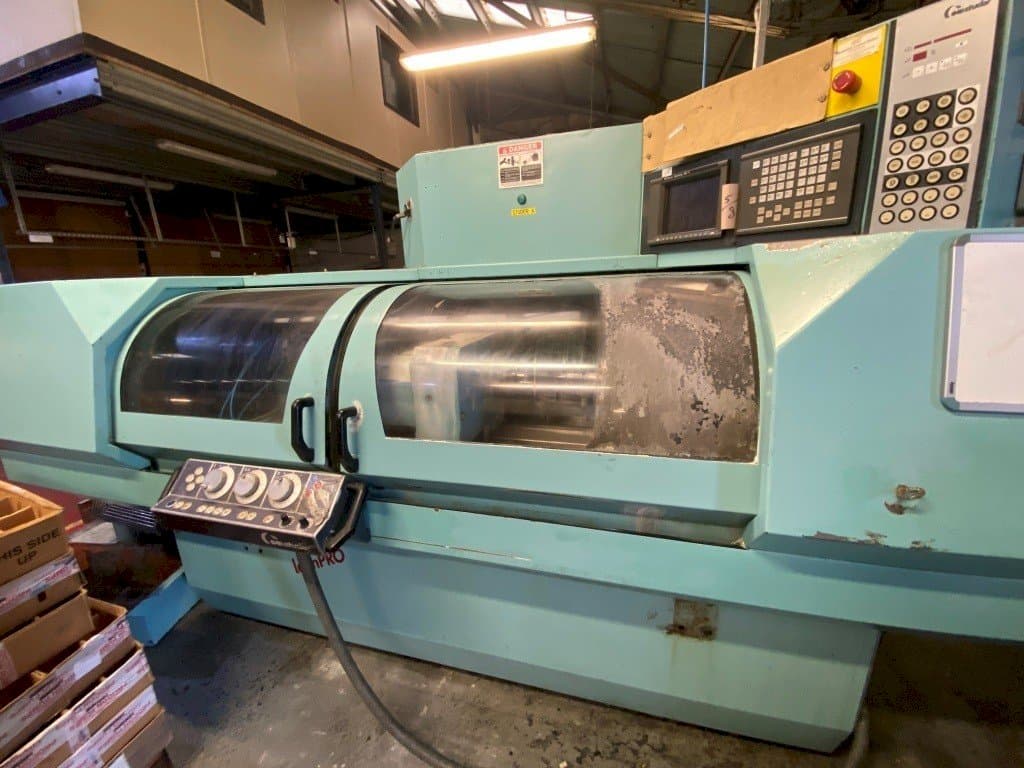 Vista frontal de la máquina STUDER  S30 lean Pro