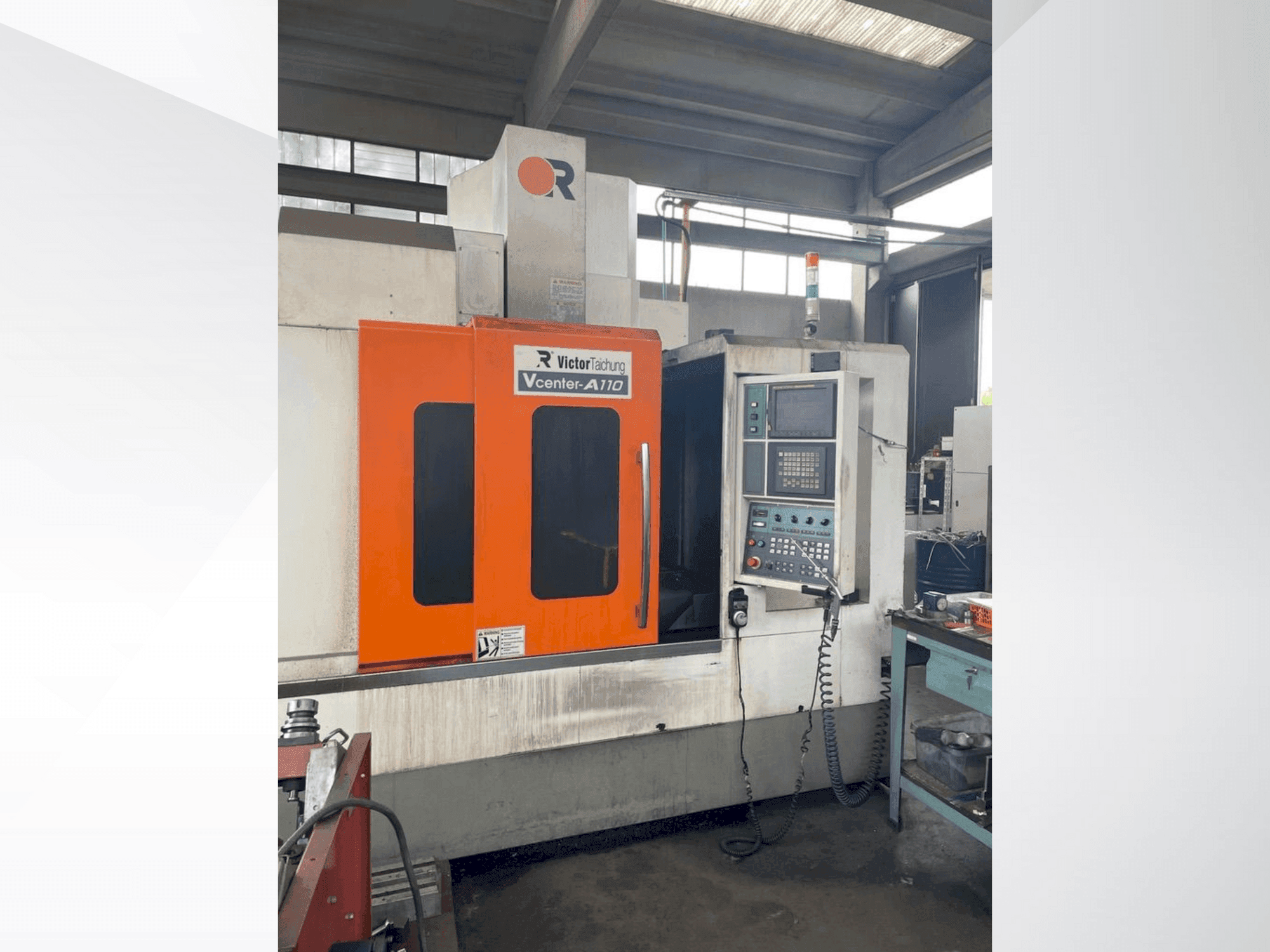 Vista frontal de la máquina Victor Vcenter A-110