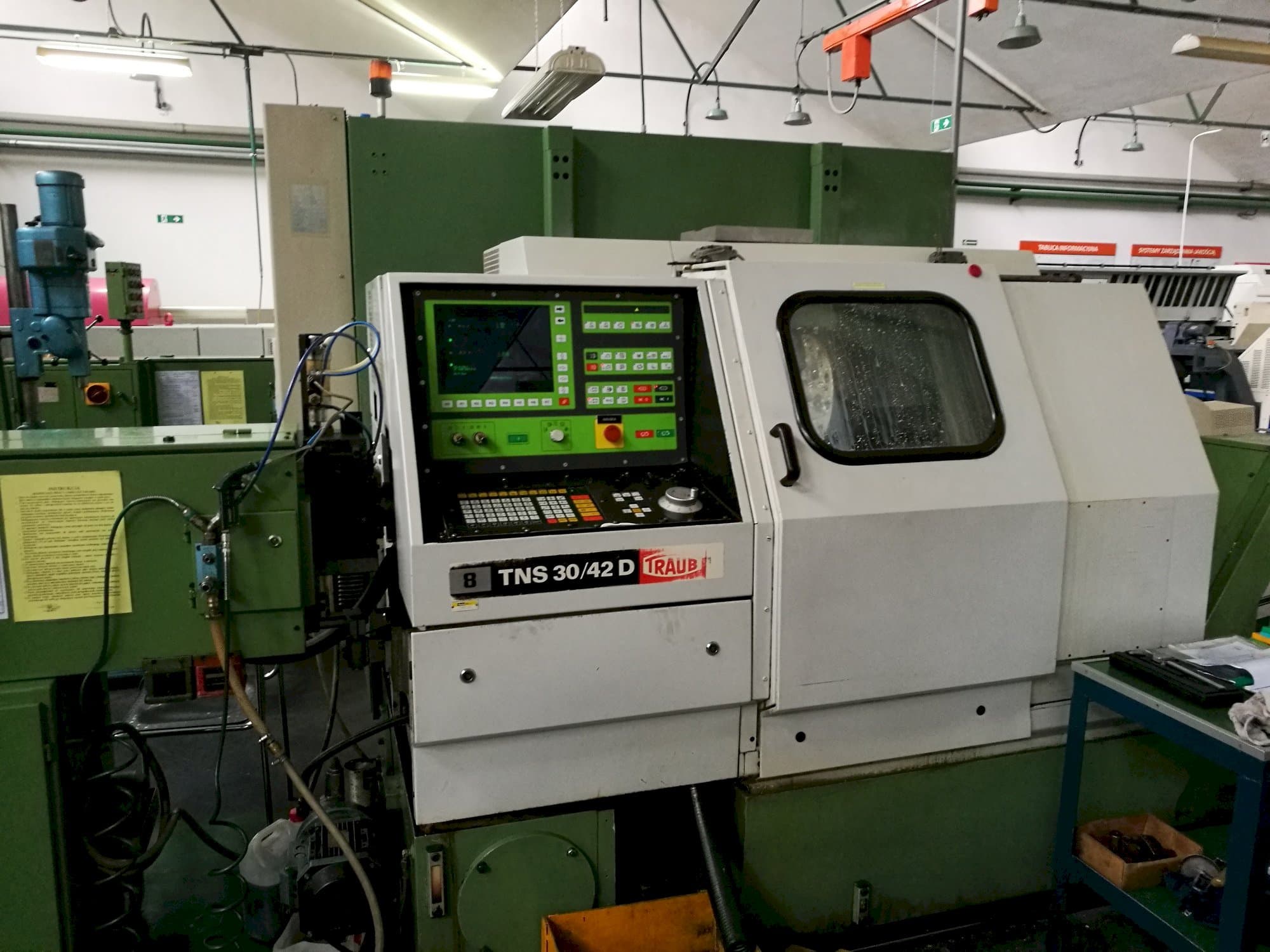 Vista frontal de la máquina TRAUB TNS 30/42 D