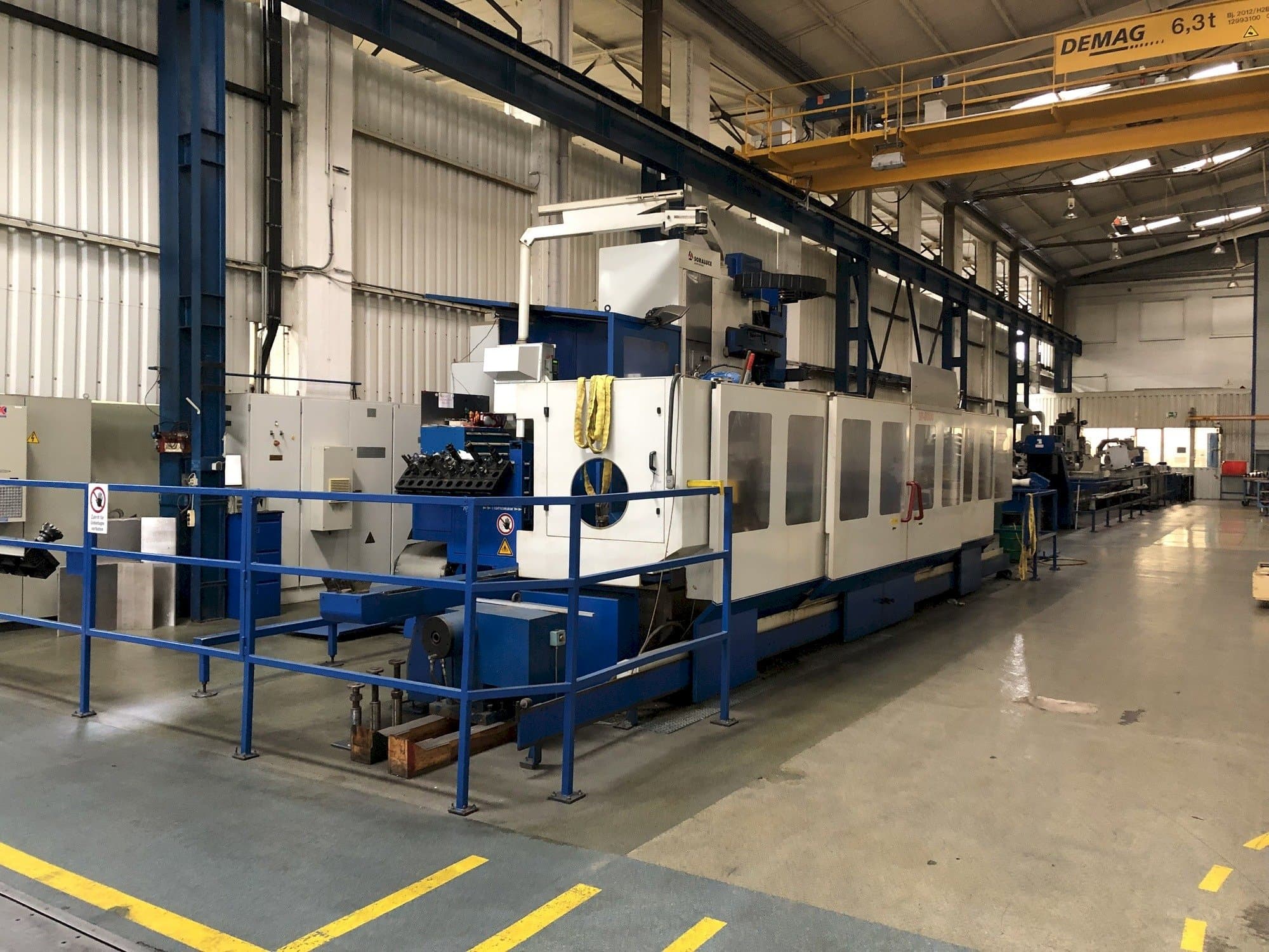 Vista frontal de la máquina Soraluce SP-8000