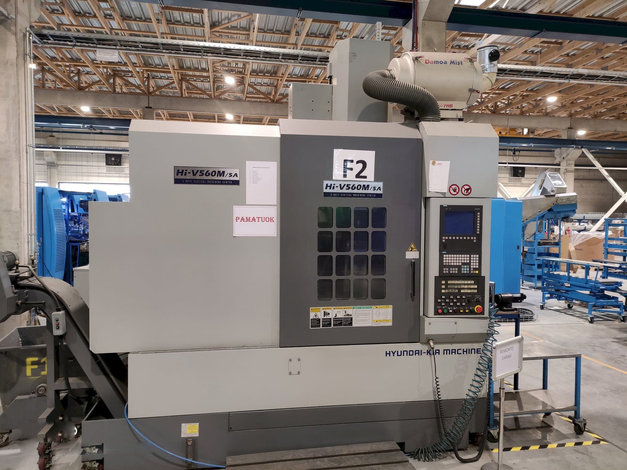 Vista frontal de la máquina Hyundai Kia Hi-V560M/5A