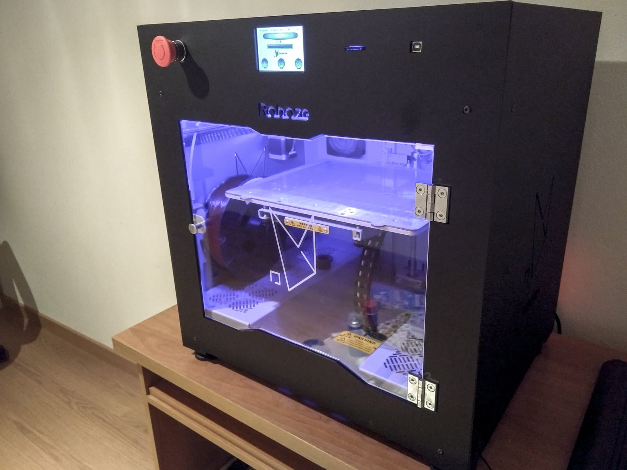 Vista derecha de la máquina Roboze One