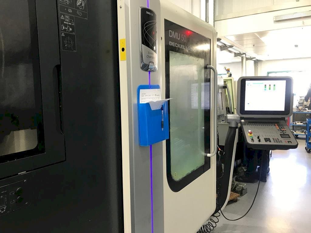 Vista frontal de la máquina DMG Mori Seiki DMU 50