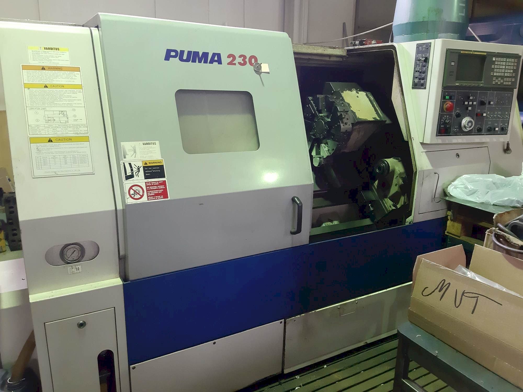 Vista frontal de la máquina DAEWOO PUMA 230