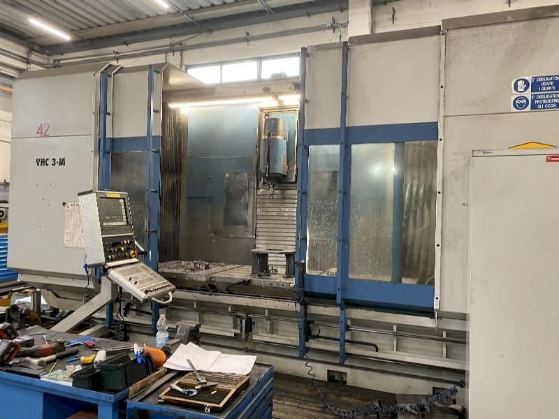 Vista frontal de la máquina AXA VHC 3M/2E