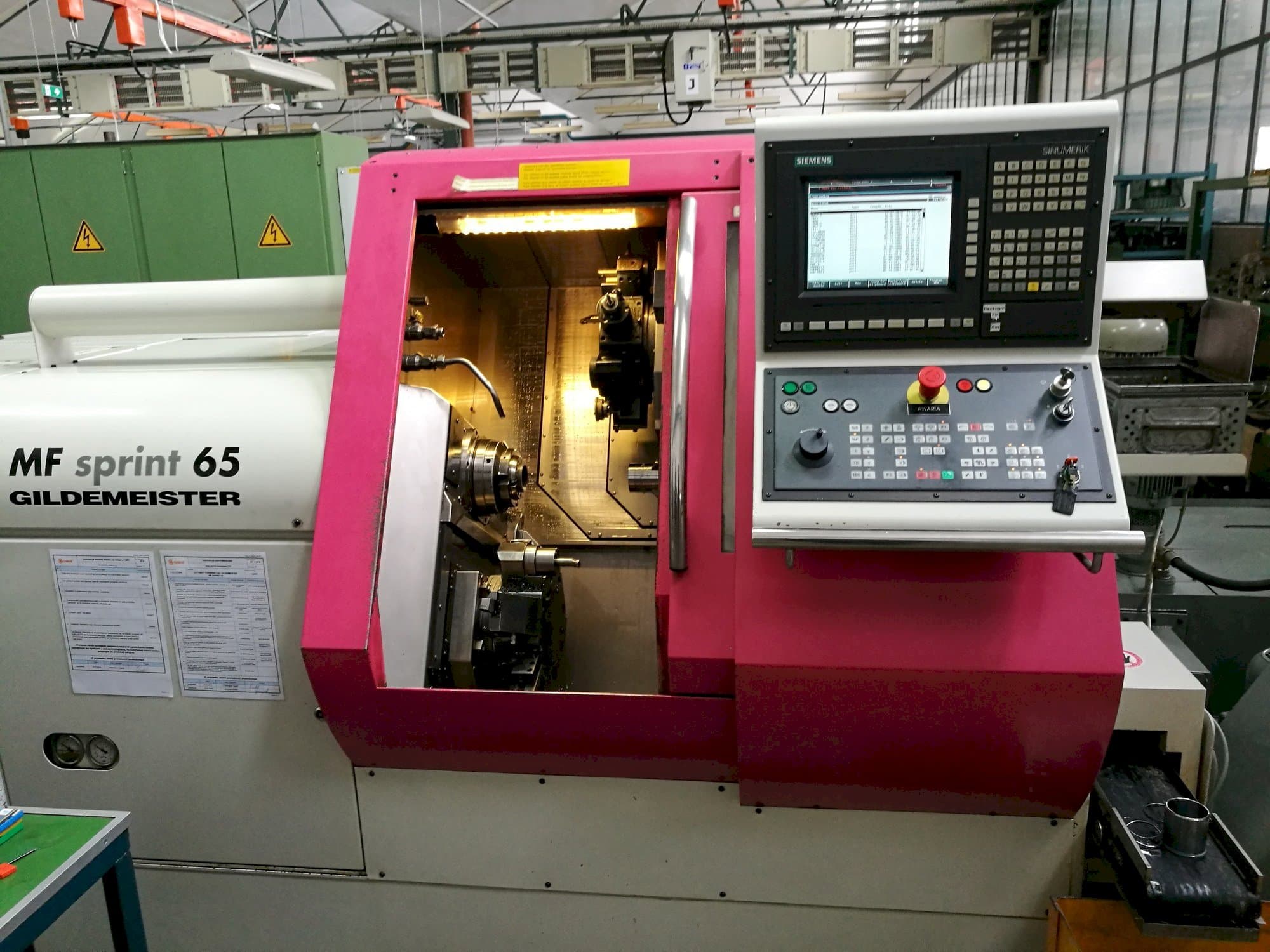 Vista frontal de la máquina Gildemeister MF Sprint 65