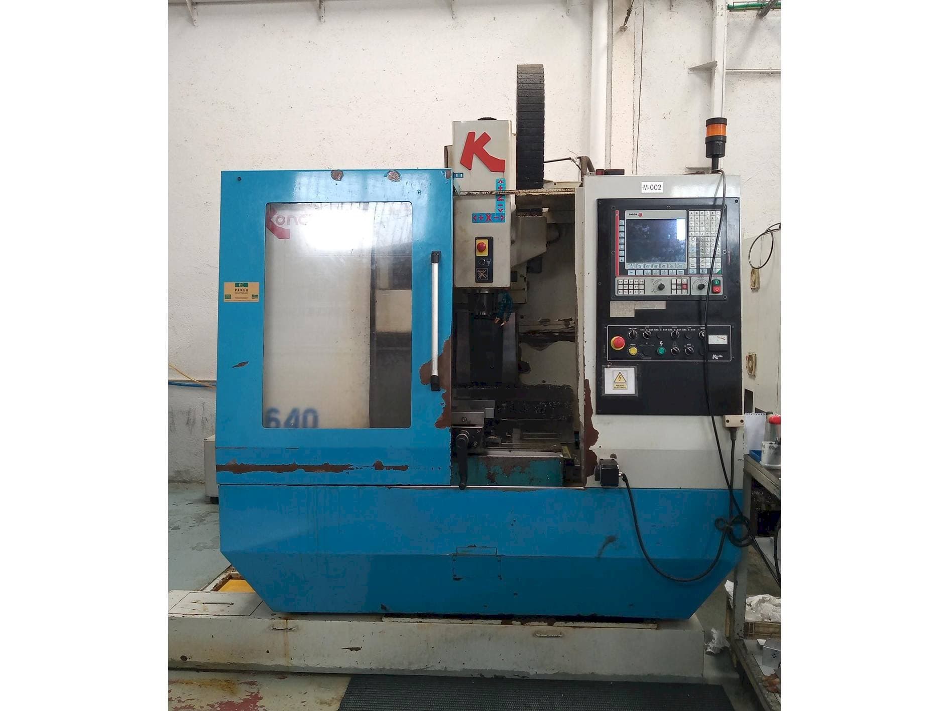 Vista frontal de la máquina KONDIA B-640