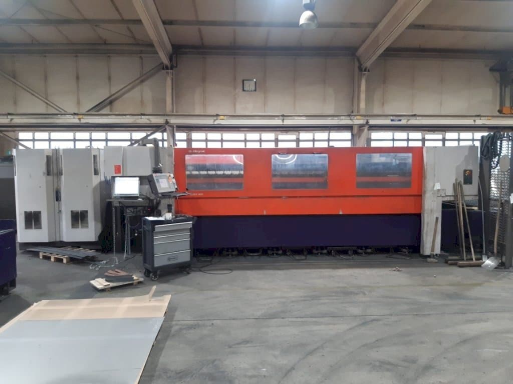 Vista frontal de la máquina Bystronic Bystar 4020