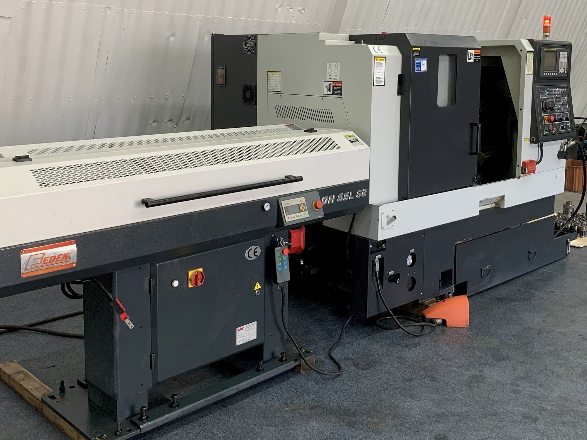 Vista frontal de la máquina Leadwell T-6