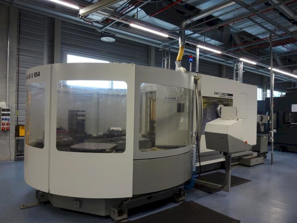 Vista frontal de la máquina DECKEL MAHO DMC 60 U RS4